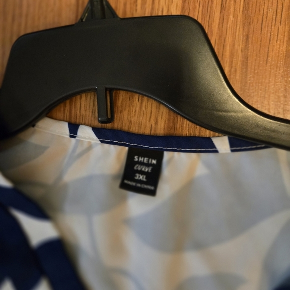 SHEIN Navy Leaf Print Blouse - Picture 3 of 5